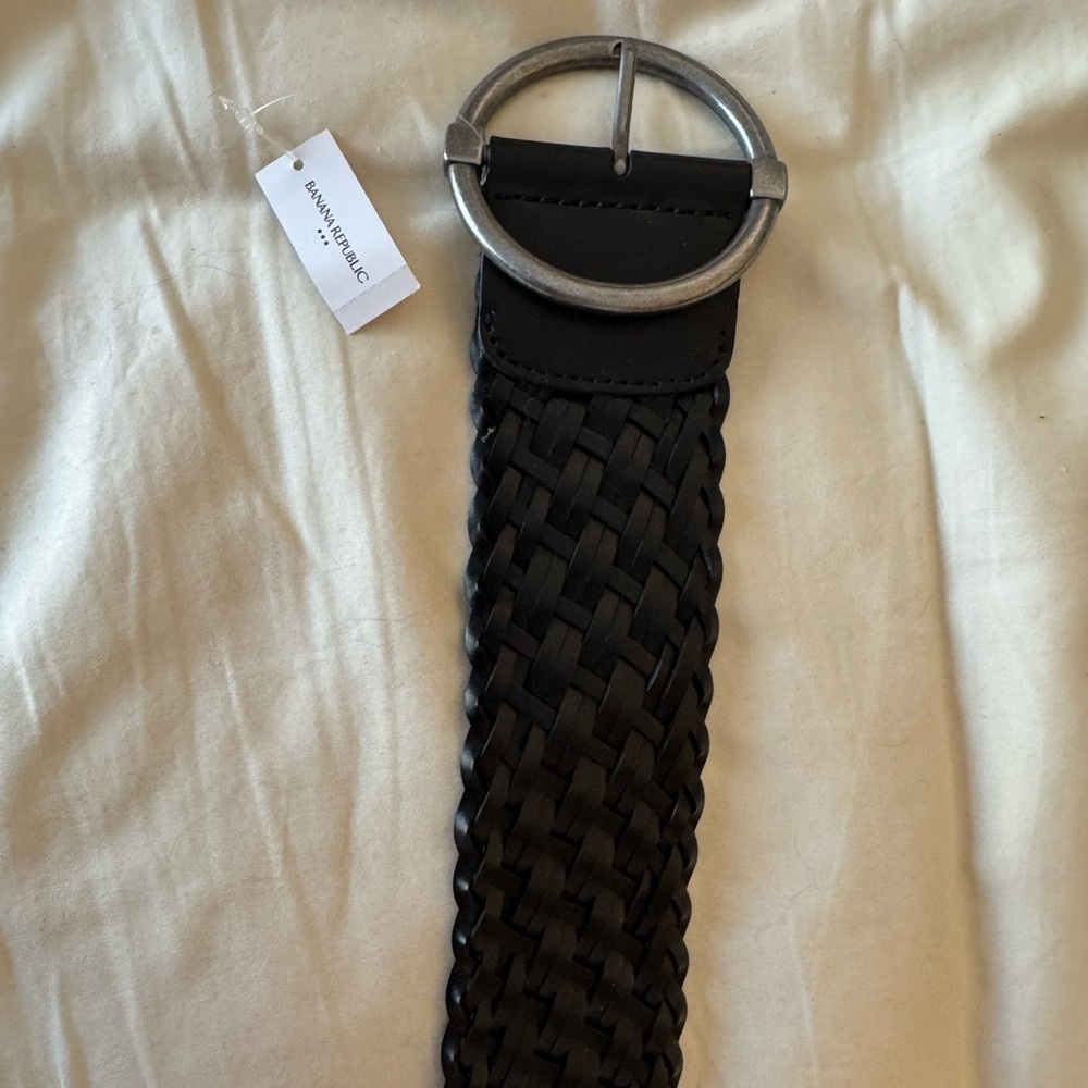 Brand new Banana Republic belt. Size large. Black woven.